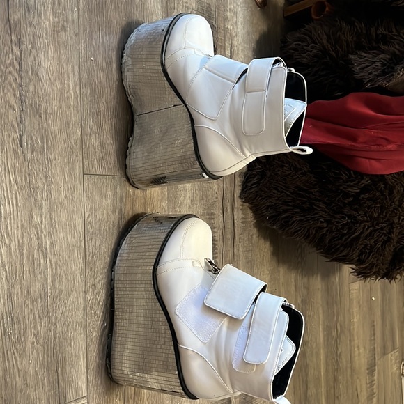 Club Exx Platform Disco Bootie - Picture 4 of 5